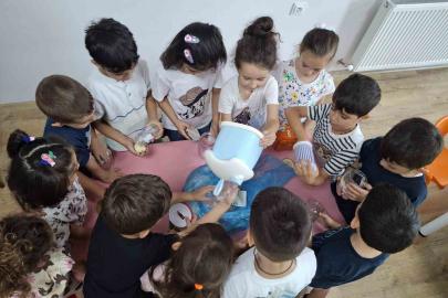 Kur’an kursu öğrencilerinden unutulmayacak bağış