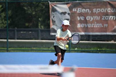 Kuşadası Tenis Kulübü’nde ulusal turnuva heyecanı yaşanmaya başladı
