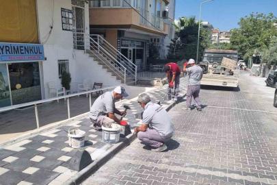 Kuşadası’nda eskiyen yollar yenileniyor