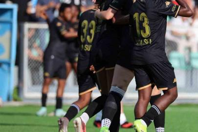 Laurıe Ann Moıse sezona hat-trick yaparak başladı