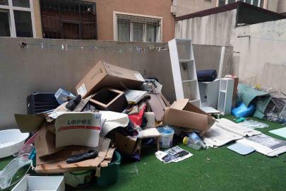 Maltepe’de çöp ev temizlenerek halk sağlığı için önlem alındı