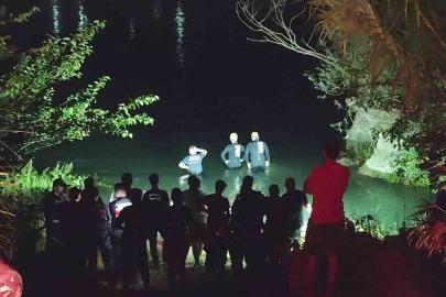 Manavgat Şelalesi’nde adacıkta mahsur kalan 6 kişi kurtarıldı