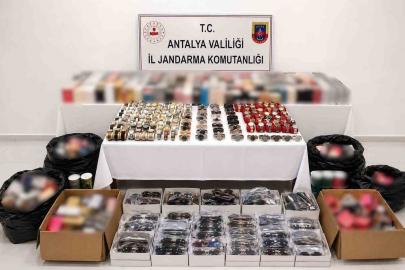 Manavgat’ta 4 milyon 350 bin liralık gümrük kaçağı ürün ele geçirildi