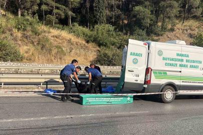 Manisa’da motosiklet bariyerlere çarptı, sürücü hayatını kaybetti