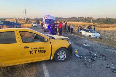Manyas’ta trafik kazası: 6 yaralı