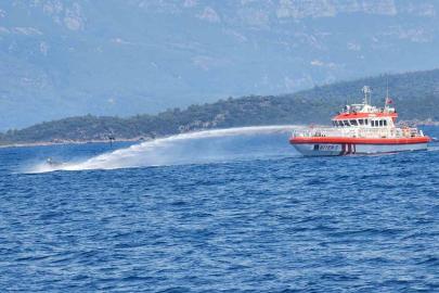 Marmaris’te demirli yelkenli tekne alevlere teslim oldu