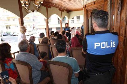 Merkezefendi Belediyesinden kadınlara yönelik  KADES bilgilendirmesi