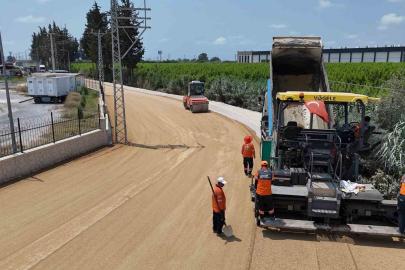 Mersin’de 4 mahallenin ortak kullandığı yol yenilendi