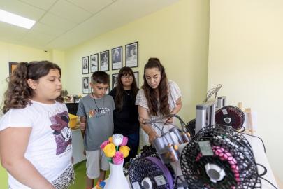 Mersin’de çocuklar Rubik Küp çözen robot geliştirdi
