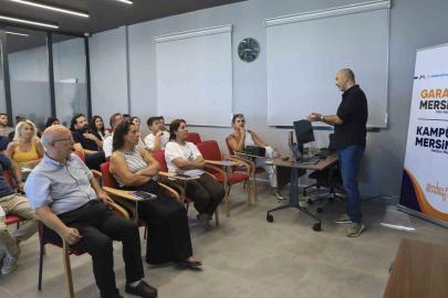 Mersin’de gençler dijital kariyer için LinkedIn eğitimi aldı