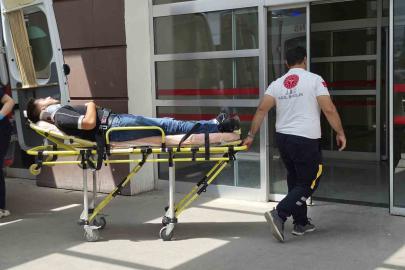 Motosiklet ile otomobil çarpıştı: 1 yaralı