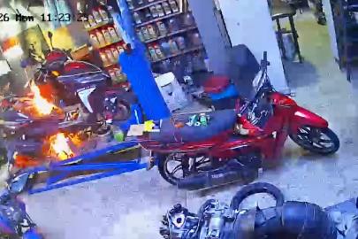 Motosiklet tamirhanesinde ilginç anlar