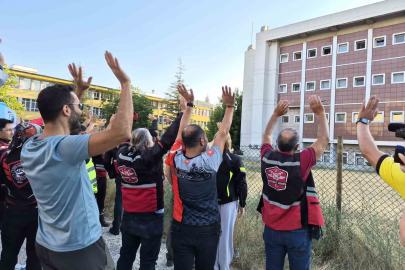 Motosikletlilerden onkoloji servisindeki çocuklara sürpriz
