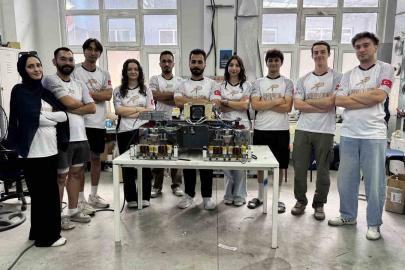 Mühendislik öğrencileri geliştirdikleri Hyperloop aracıyla TEKNOFEST’te birinciliği hedefliyor