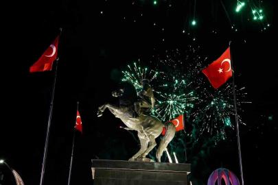 Niğde’de 30 Ağustos’un 104. yılında fener alayı
