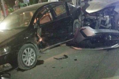 Niğde’de iki otomobil çarpıştı: 4 yaralı