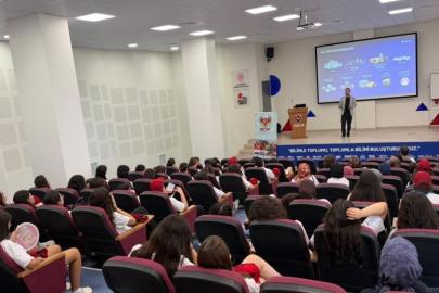 Niğdeli öğrenciler "Bilimin İzinde, Geleceğin Peşinde" kampına katıldı