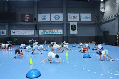 Nilüfer’de "Hentbol Akademisi" açıldı