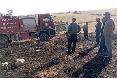 Ocaklıktan çıkan kıvılcımlar otluk alanda yangına neden oldu