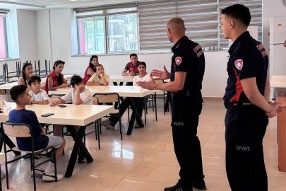 Öğrencilere itfaiyecilik mesleği anlatıldı