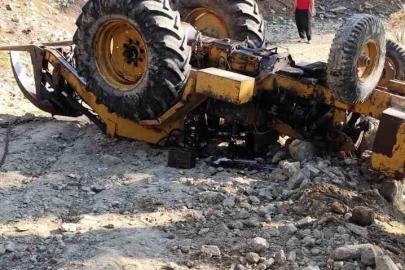 Osmaniye’de iş makinesi devrildi, operatör yaralandı