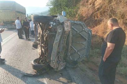 Osmaniye’de kontrolden çıkan hafif ticari araç yan yattı: 4 yaralı