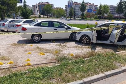 Otogarda karşılaşan husumetlilerin kavgası kanlı bitti: 2 yaralı