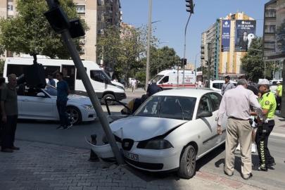 Otomobil ile kamyonet çarpıştı: 1’i çocuk 6 yaralı