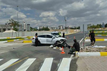 Otomobil ile motosiklet çarpıştı: 1 yaralı