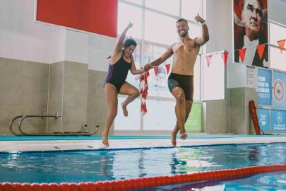 Özel sporcular Pınarbaşı Yüzme Havuzu’nda sporla buluşuyor