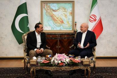 Pakistan Genelkurmay Başkanı Munir, Tahran’da İran Meclis Başkanı Galibaf ile bir araya geldi
