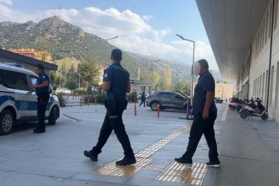 Park kavgasında komşularını bıçaklayan şüpheli tutuklandı