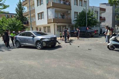 Pikap ile otomobil çarpıştı: 1 yaralı