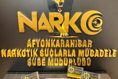 Polis durdurduğu iki otomobilde uyuşturucu ele geçirdi