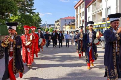 Refahiye’de 19. Bal Festivali coşkusu