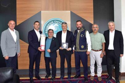 Rektör Yücel Oğurlu’ya, Kurtdereli güreşleri için davet