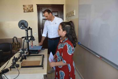 Şahinbey Belediyesi tesislerinde geleceğin tasarımcıları teknolojiyle yetişiyor