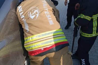 Samandağ’da araçta kilitli kalan çocuk kurtarıldı