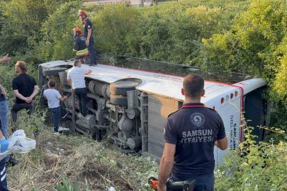 Samsun’da özel halk otobüsü devrildi: 21 yaralı