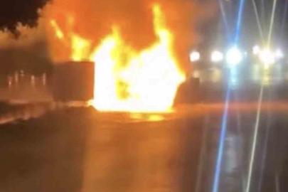 Samsun’da seyir halindeki otomobil alev topuna döndü