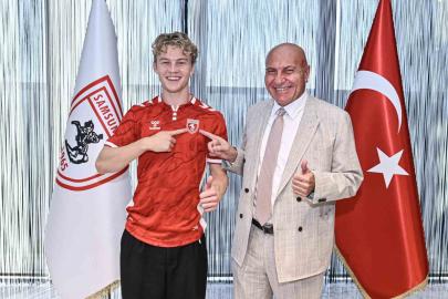 Samsunspor, Danimarkalı oyuncu Oskar Ohlenschlger ile 5 yıllık sözleşme imzaladı