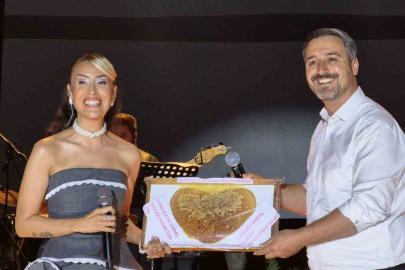 Sanatçı Hande Ünsal’dan evlilik teklifine ’’ilginç’’ yorumu