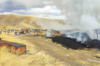 Şarkışla’da eski çöplük alanında çıkan yangın ekipleri harekete geçirdi