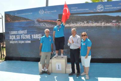 Saros Körfezi’nde Zafer Bayramı’na özel yüzme yarışmasında 200’ü aşkın sporcu kulaç attı
