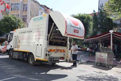 Şehzadeler’de çöp konteynerleri dezenfekte ediliyor