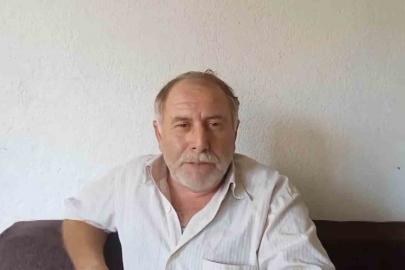 Sıcaktan bunaldı, yağmuru fırsat bilip adeta banyo yaptı