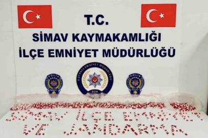 Simav’da 3 bin 716 adet sentetik hap ele geçirildi
