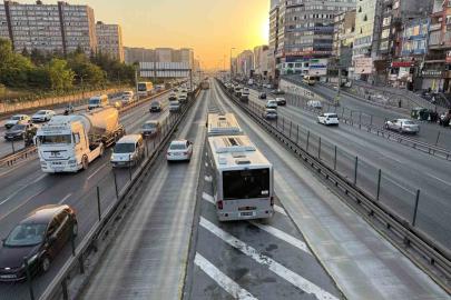 Şirinevler’de metrobüsün çarptığı kadın yaralandı