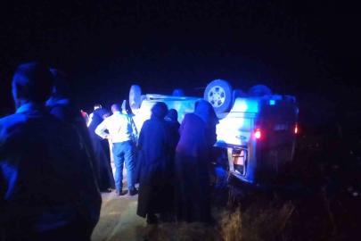Sivas’ta minibüs devrildi: 7 yaralı