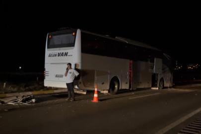 Sivas’ta yolcu otobüsü otomobil ile çarpıştı: 2 yaralı
